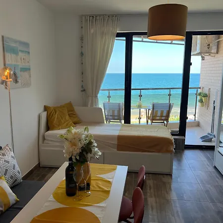 8 Steps To The Apartamento Pomorie