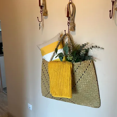 Apartment 8 Steps To The Pomorie