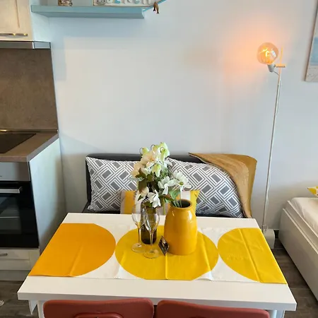 8 Steps To The Apartment Pomorie